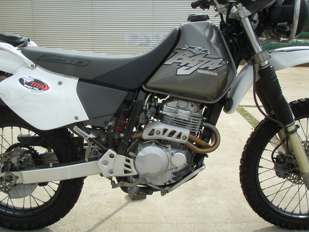 Купить мотоцикл Honda XR Baja 2002 фото 16